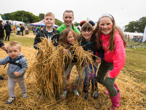 Young folk having fun in the arena