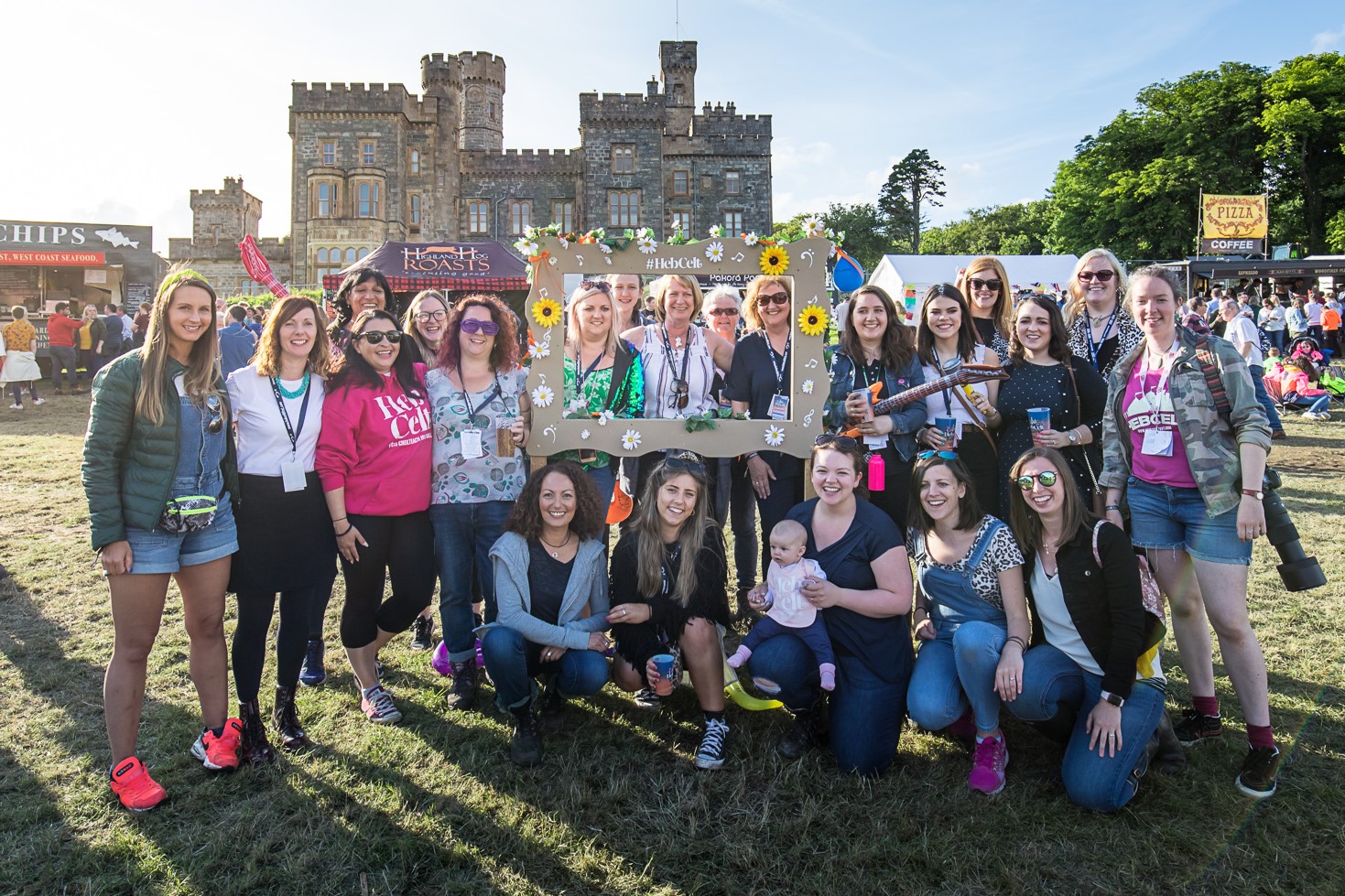 HebCelt19-backstage women.jpg